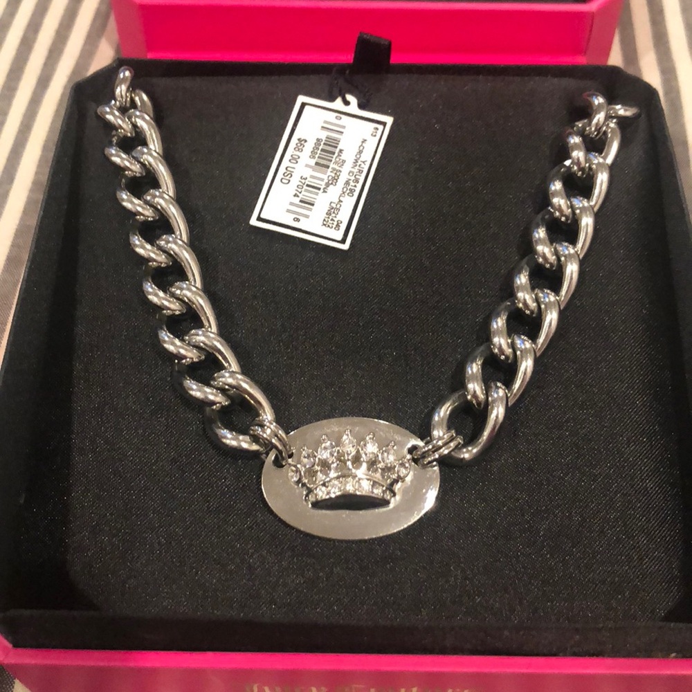 Silver Juicy Couture necklace!